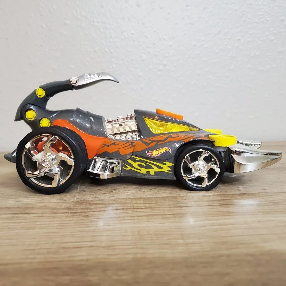 Hot Wheels Scorpion Motorized Car Lights & Sounds Vehicle